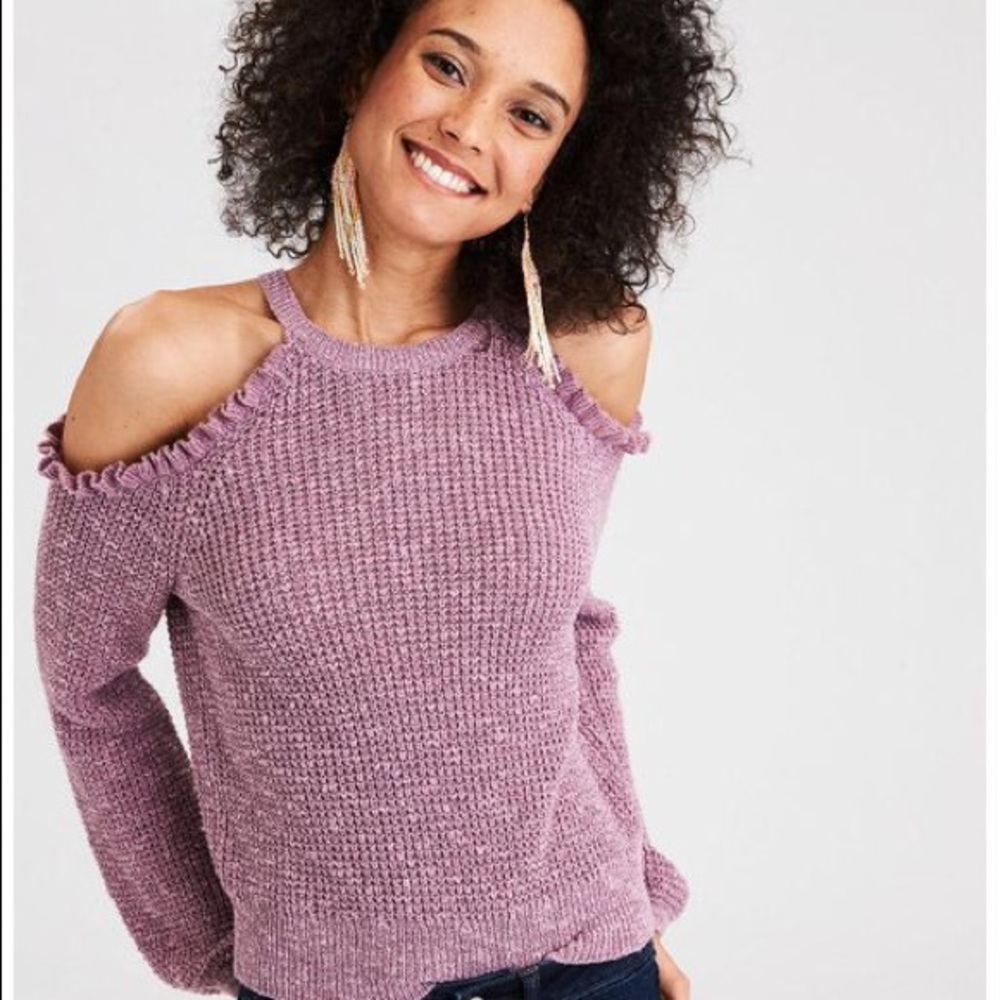 AE RUFFLE COLD SHOULDER PULLOVER SWEATER